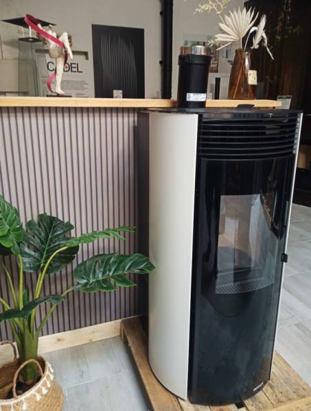 Poêle à granulé Ersite de Lasian pierrelatte RGE drôme pas chère