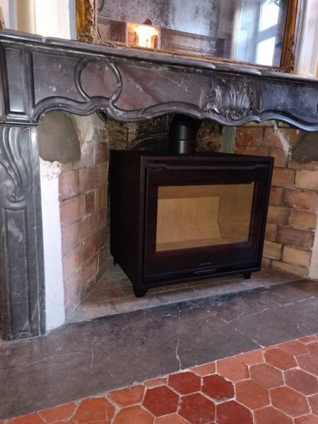 Poêle à bois installé a bourg saint andéol 