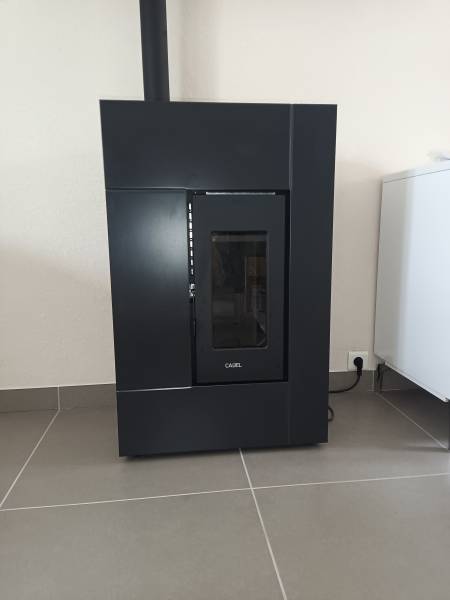 Poêle à granulé Spirit 5  de chez cadel installé à Saint Paul trois châteaux
