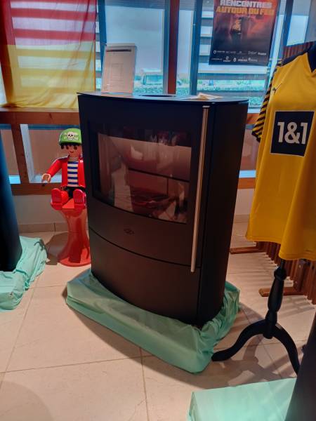 Poêle à bois APUS de marque Königshütte disponible pour Mornas