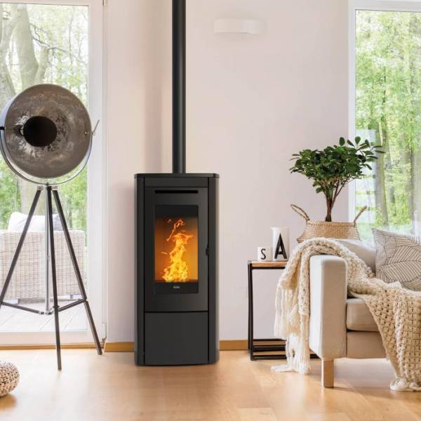 Poële  à granulé Soft 80 de chez klover avec fonte et motoréducteur en 24V silencieux